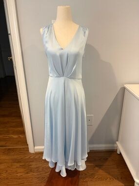 Elegant Light Blue V-Neck Midi Dress